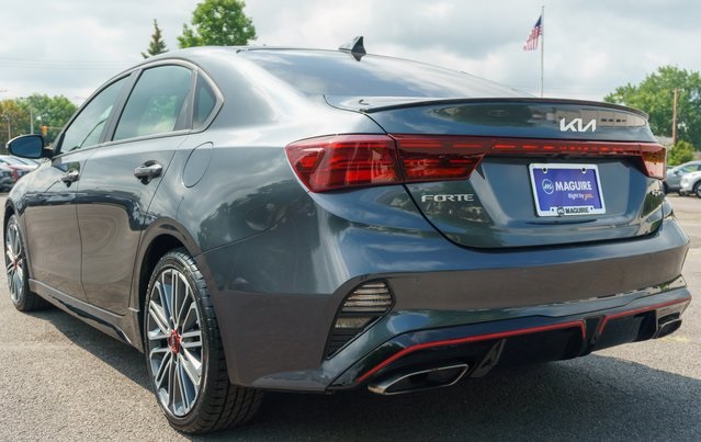 2022 Kia Forte GT photo 3