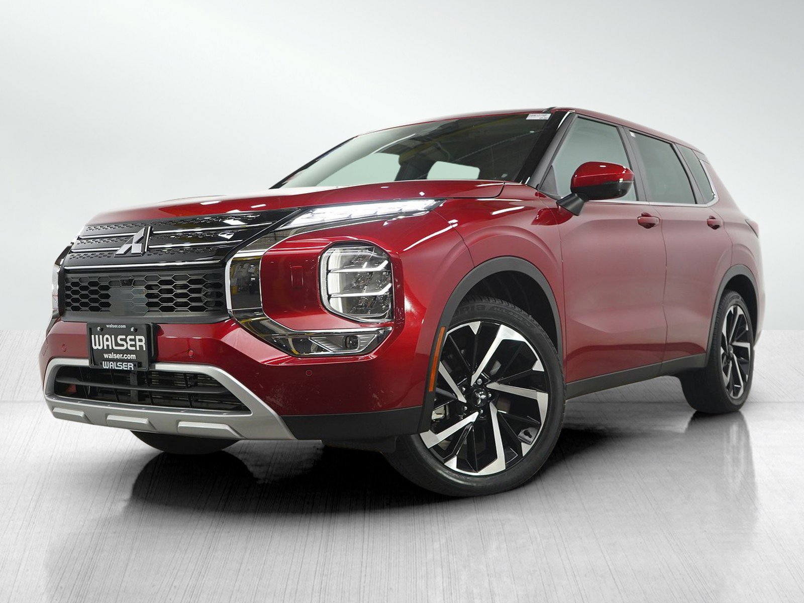 2023 Mitsubishi Outlander SE's photo