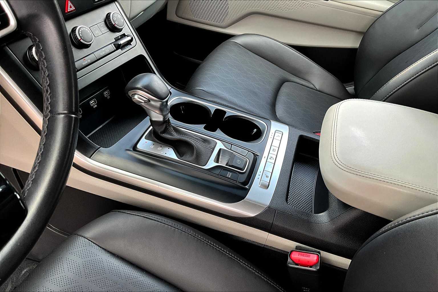 2023 Kia Carnival LX photo 13