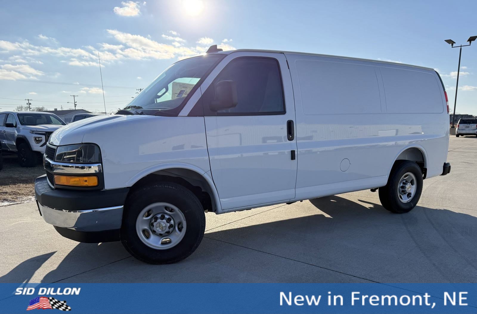 2025 Chevrolet Express Cargo Work Van's photo