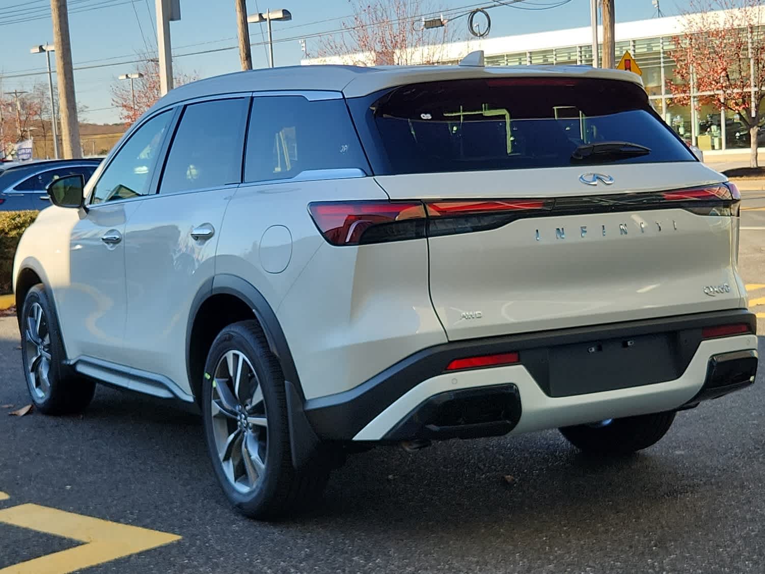2025 Infiniti QX60 Luxe photo 4