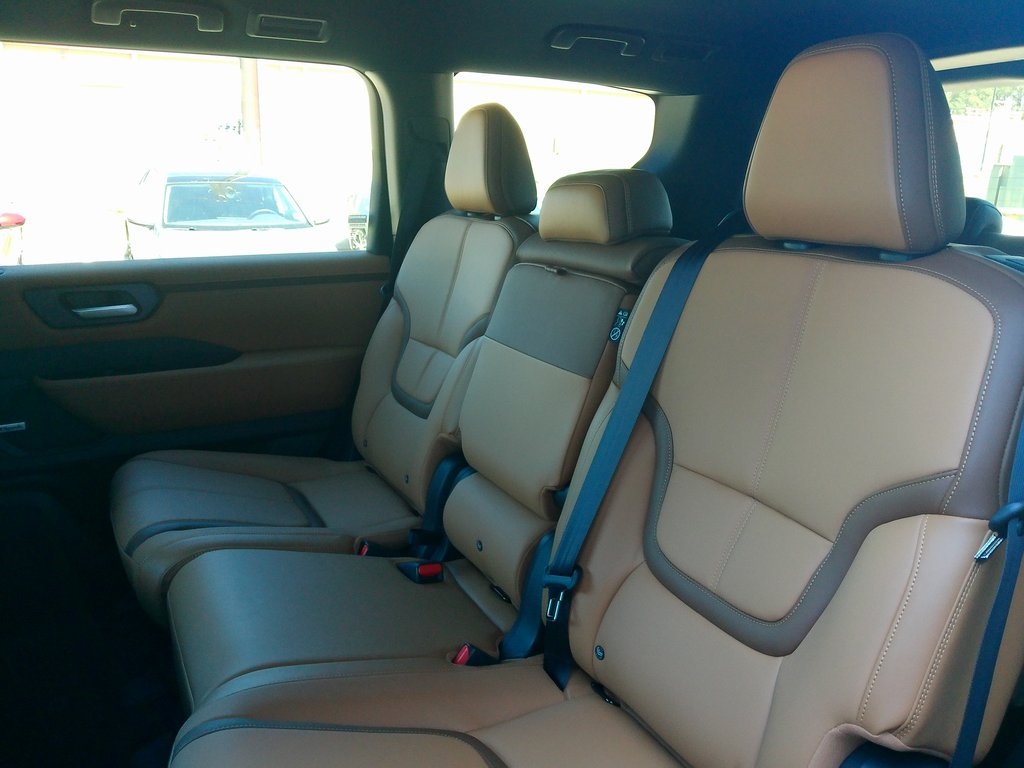 2025 Nissan Armada SL photo 27