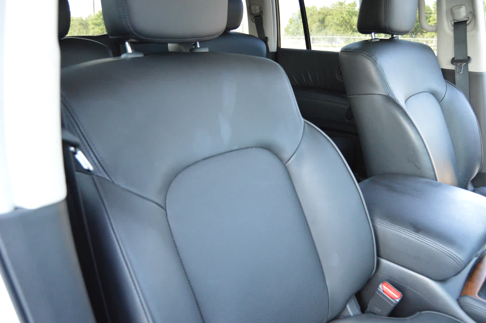 2024 Nissan Armada SL photo 8