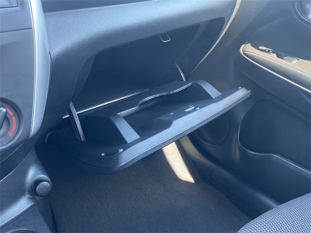 2019 Nissan Versa 1.6 SV photo 28