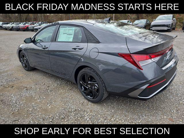 2026 Hyundai Elantra SEL Sport photo 3