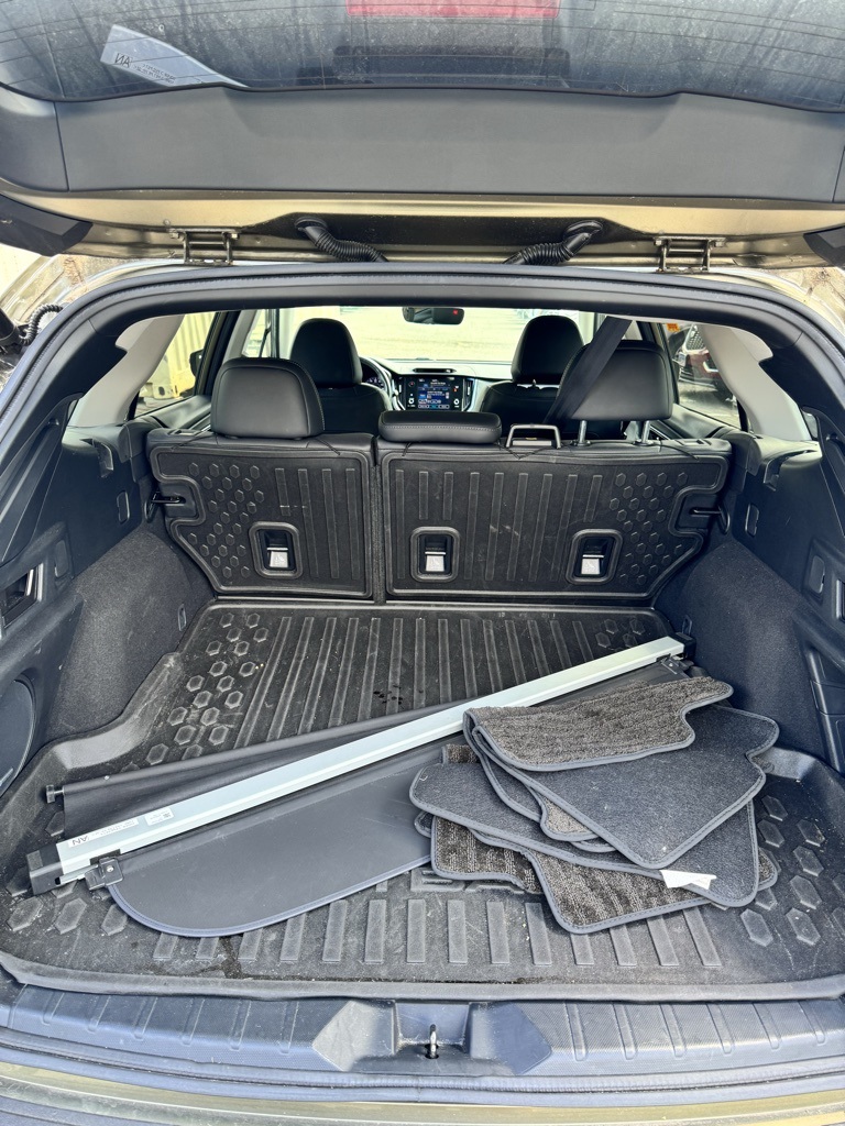 2020 Subaru Outback Limited photo 8