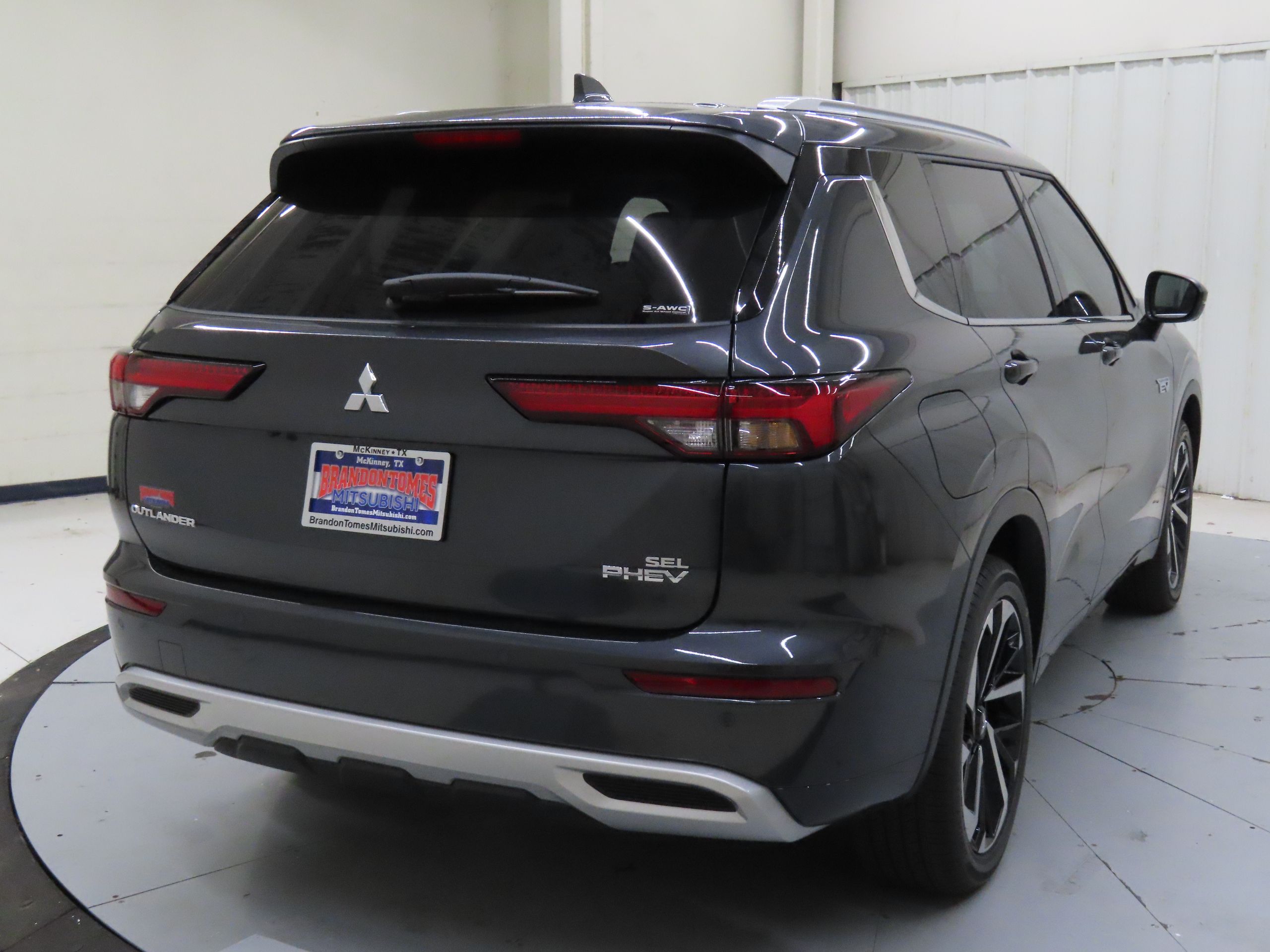 2025 Mitsubishi Outlander PHEV SEL photo 3