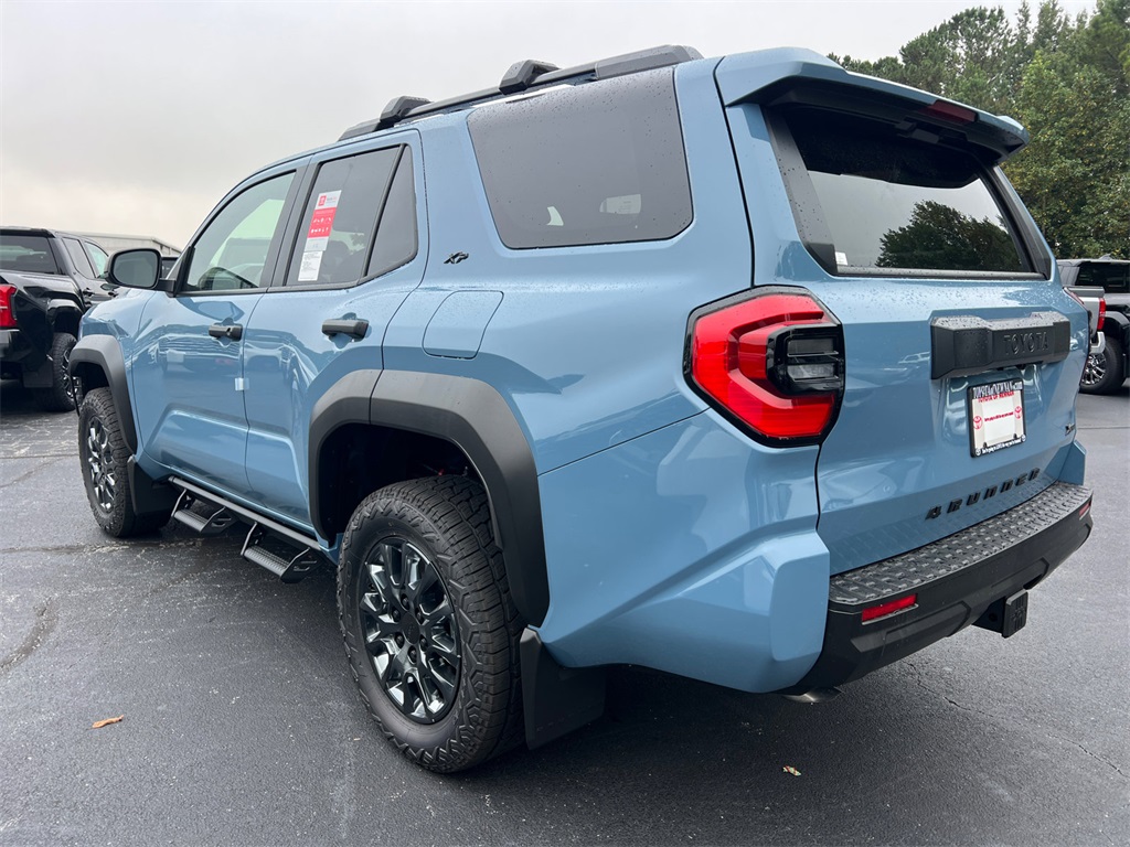 2025 Toyota 4Runner SR5 photo 5