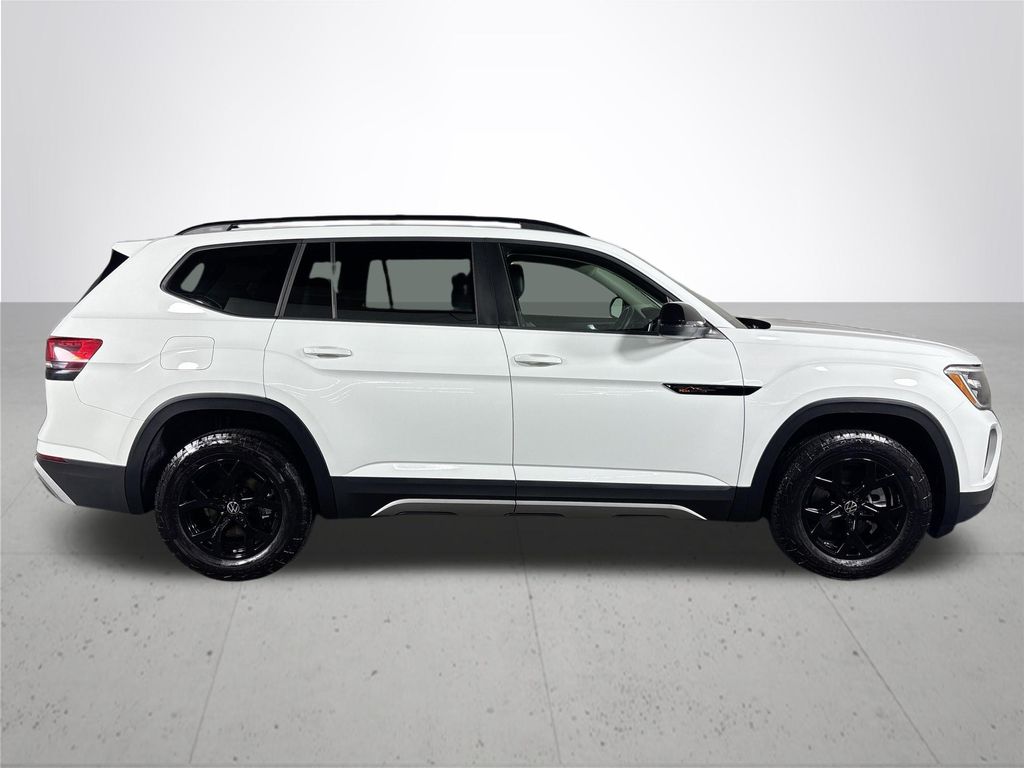 2024 Volkswagen Atlas Peak Edition SE Technology photo 5