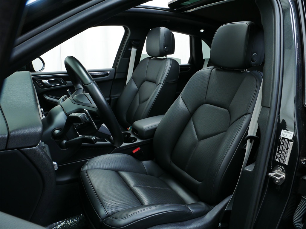 2022 Porsche Macan photo 4