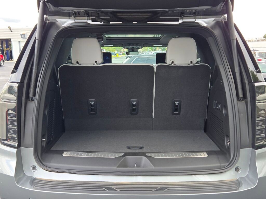 2025 Chevrolet Tahoe Premier photo 16