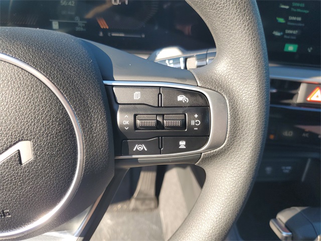 2025 Kia K5 LXS photo 13