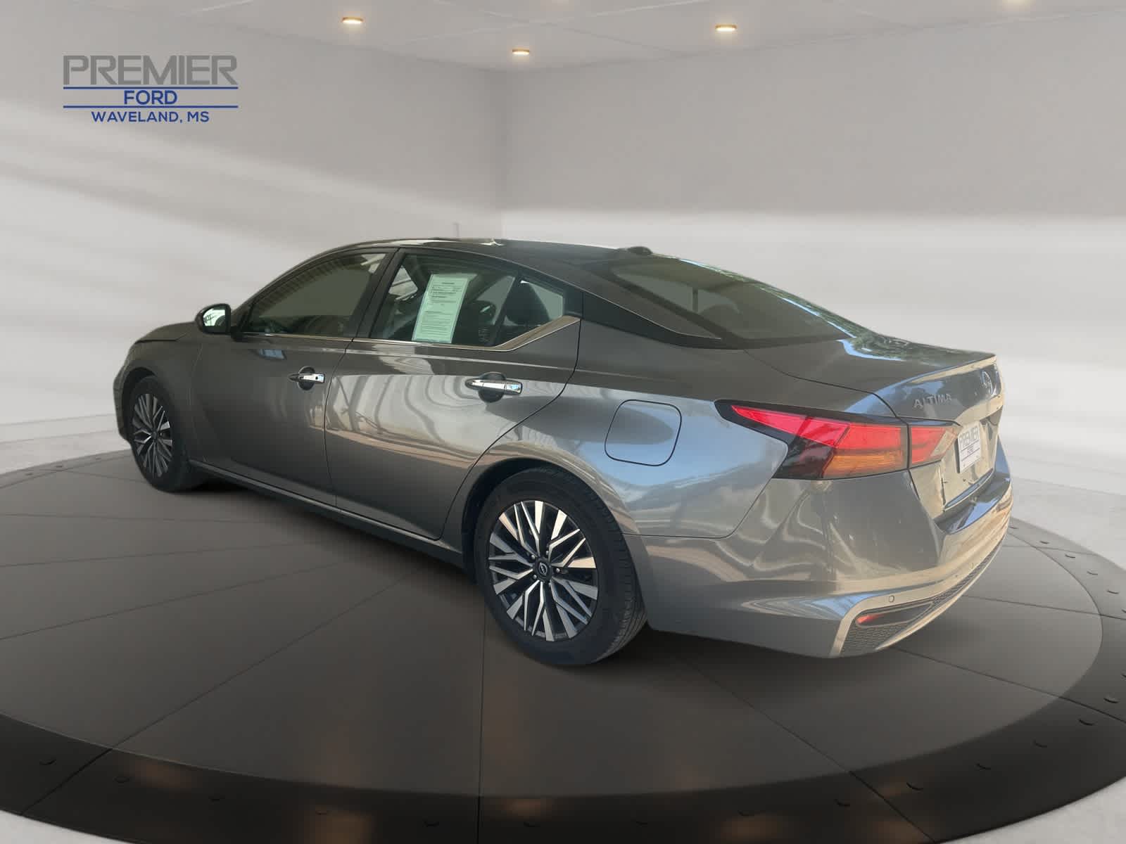 2024 Nissan Altima 2.5 SV photo 3