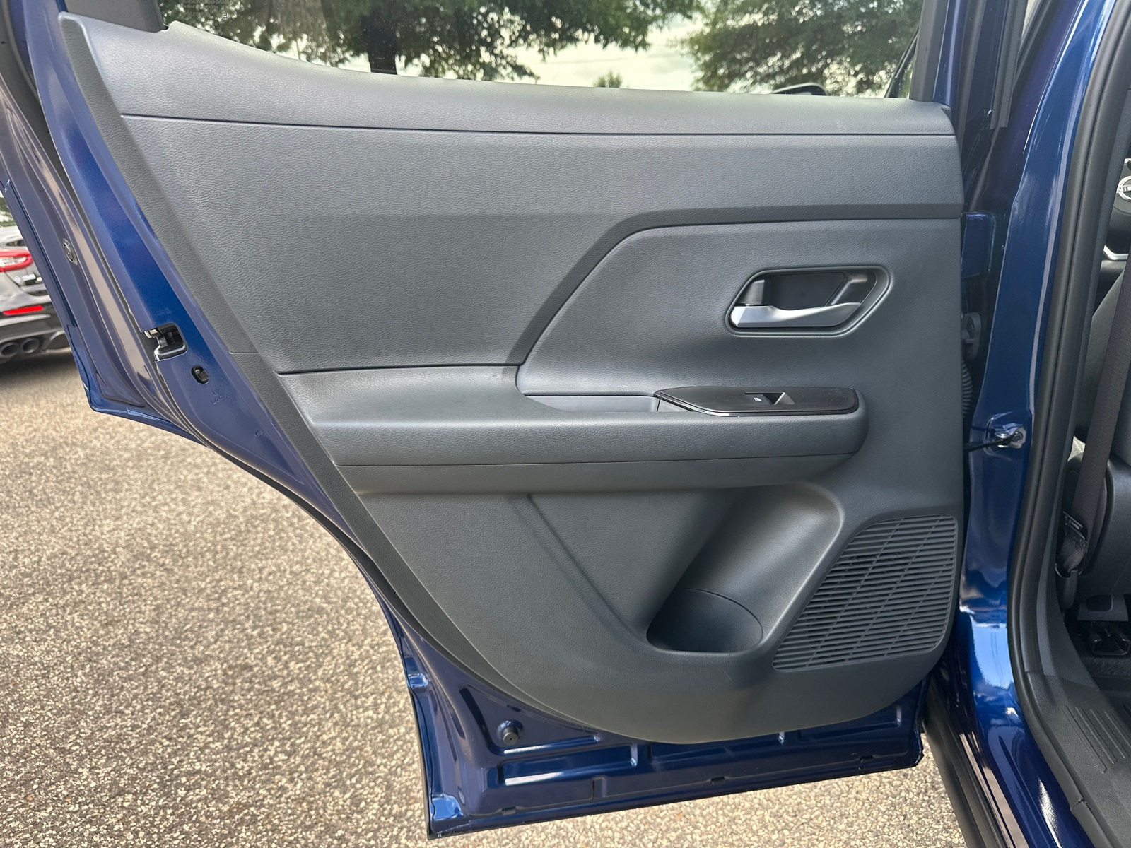 2025 Nissan Kicks SV photo 20