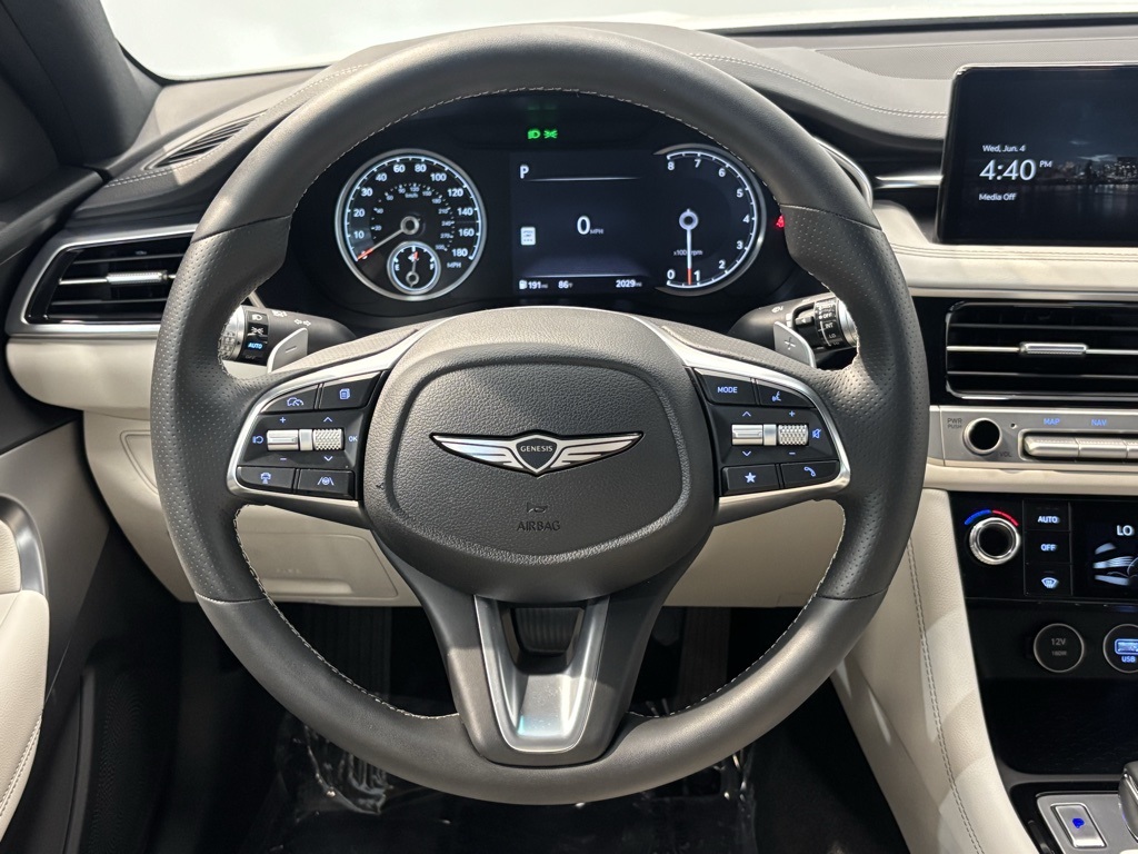 2025 Genesis G70 2.5T photo 9