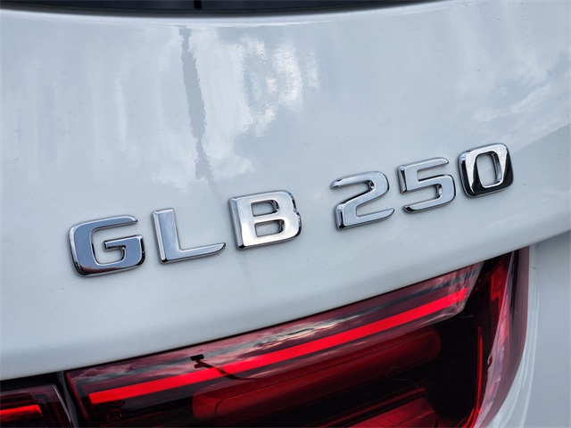 2026 Mercedes Benz GLB 250 4MATIC photo 13