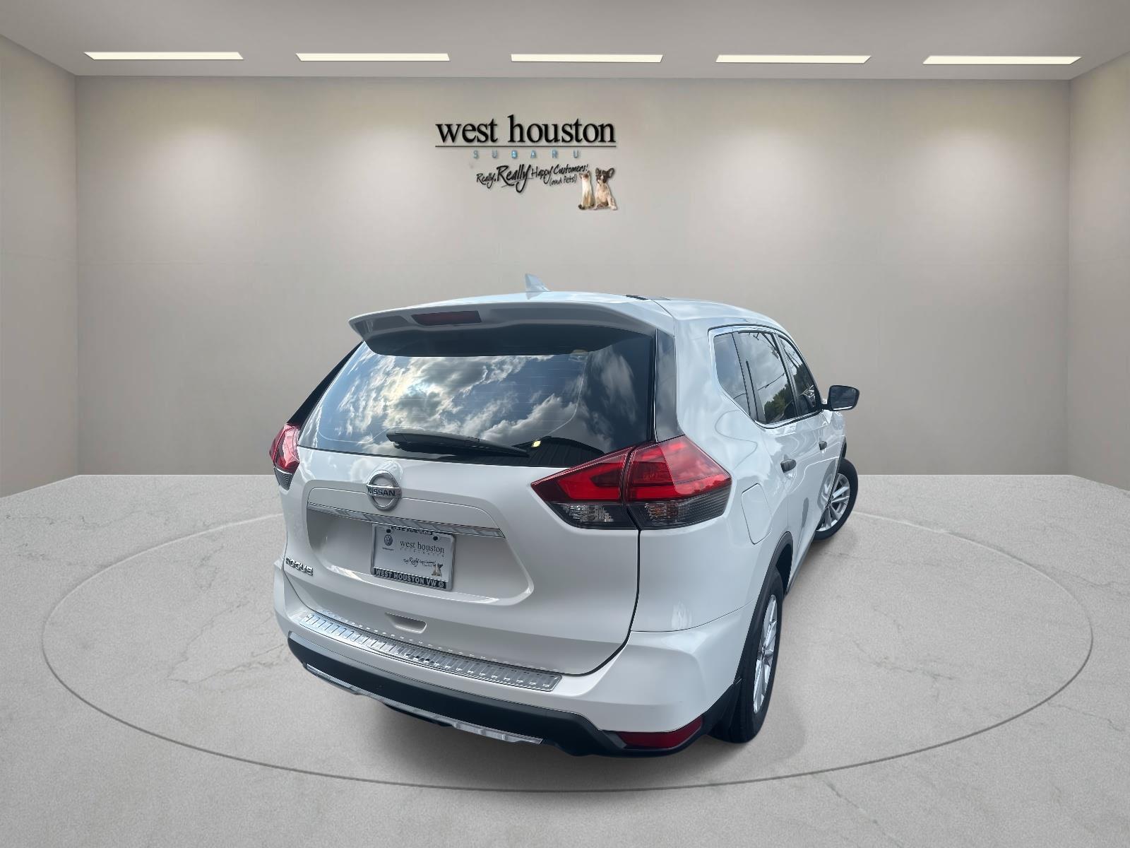 2017 Nissan Rogue S photo 5