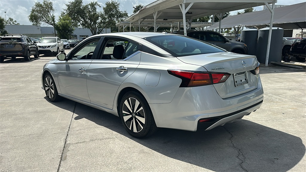 2022 Nissan Altima 2.5 SV photo 5