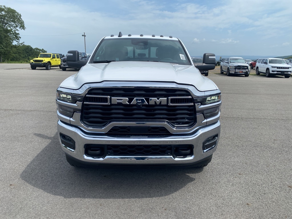 2025 Ram 2500 Tradesman photo 2