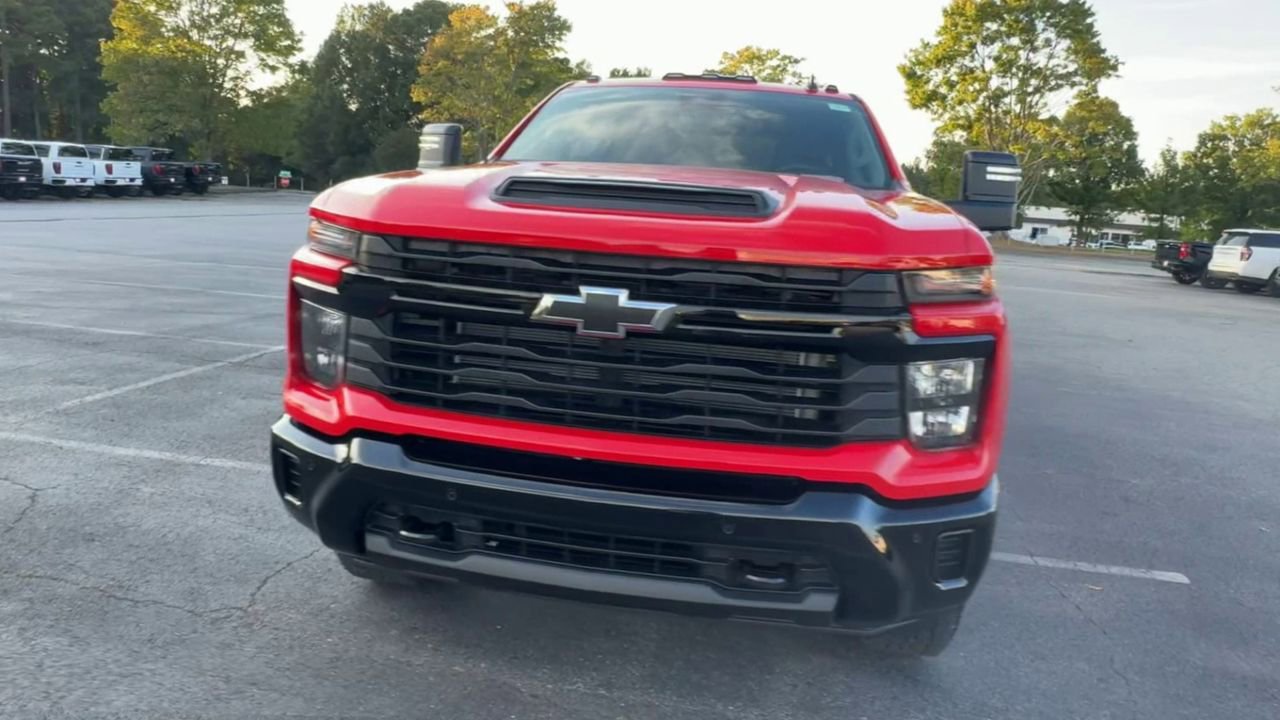 2026 Chevrolet Silverado 2500HD Custom photo 3