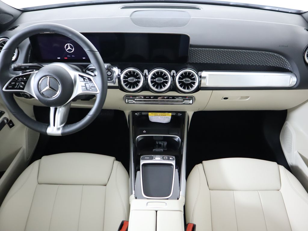 2025 Mercedes Benz GLB 250 photo 13