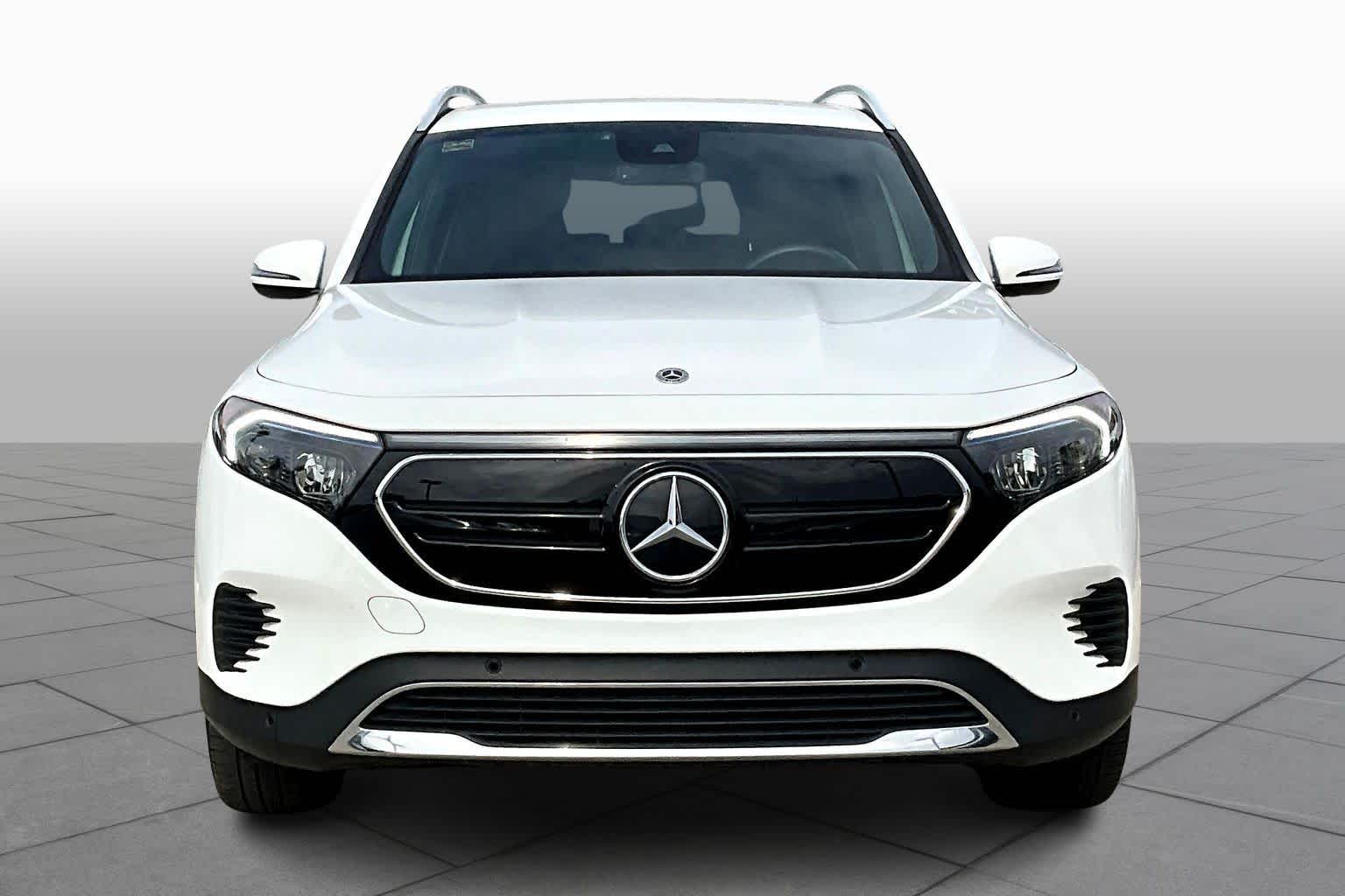 2023 Mercedes Benz EQB 300 4MATIC photo 2