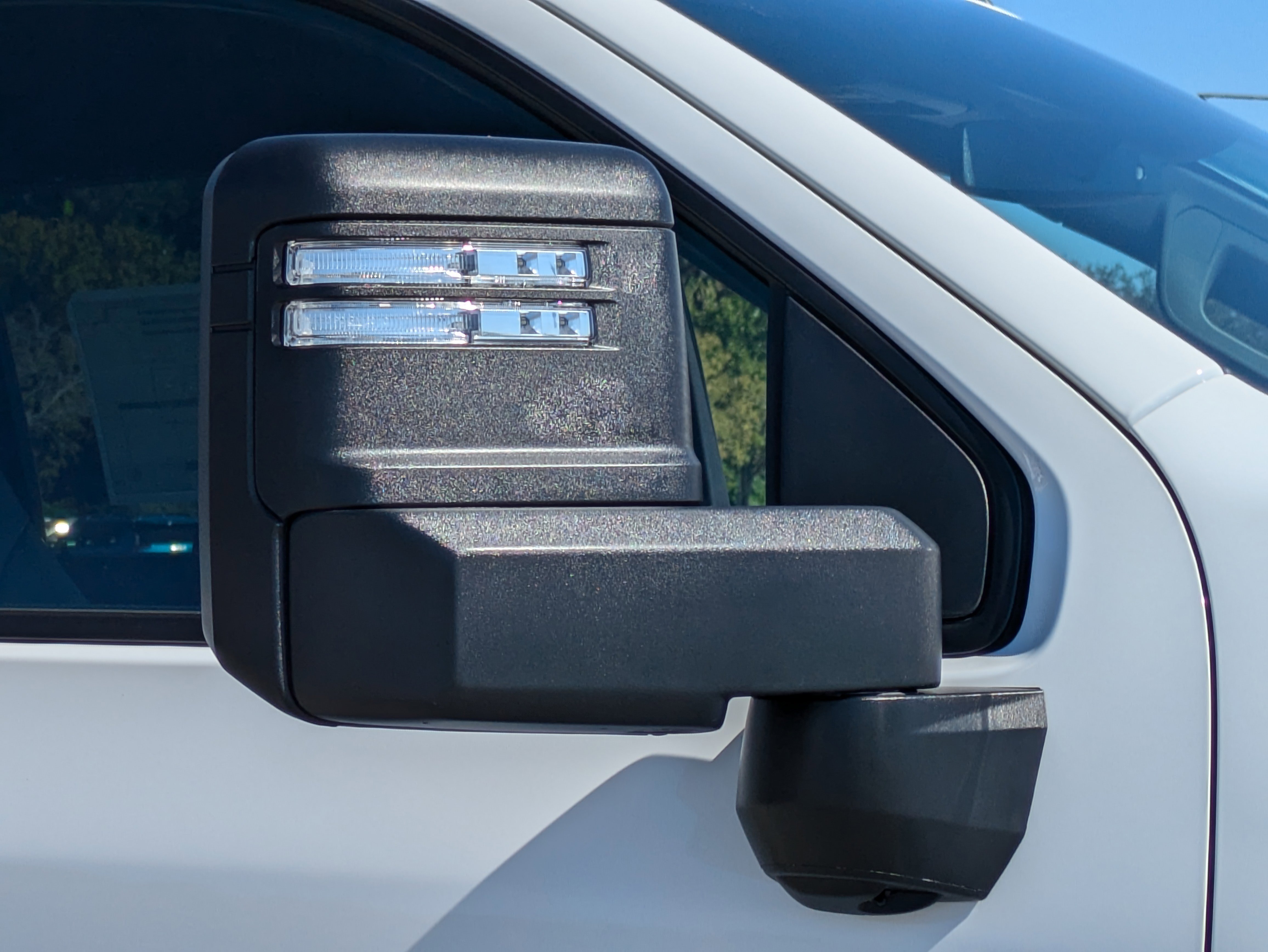 2026 Chevrolet Silverado 3500HD photo 2