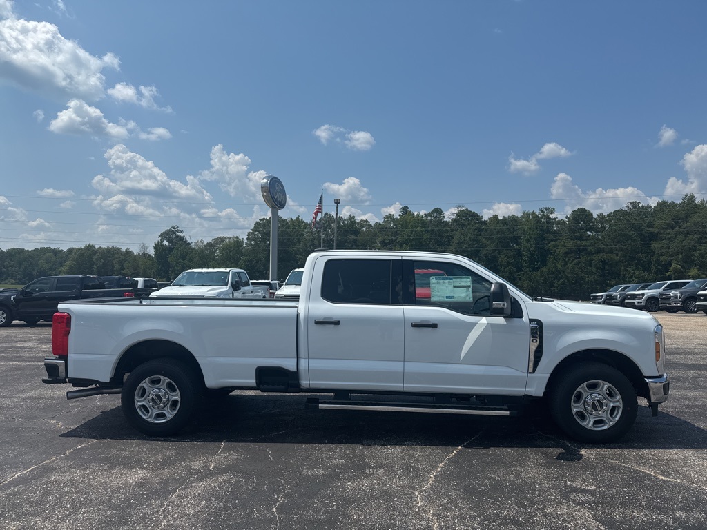 2026 Ford F-250 XLT photo 13