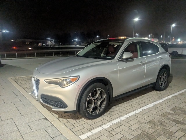 2018 Alfa Romeo Stelvio Base's photo