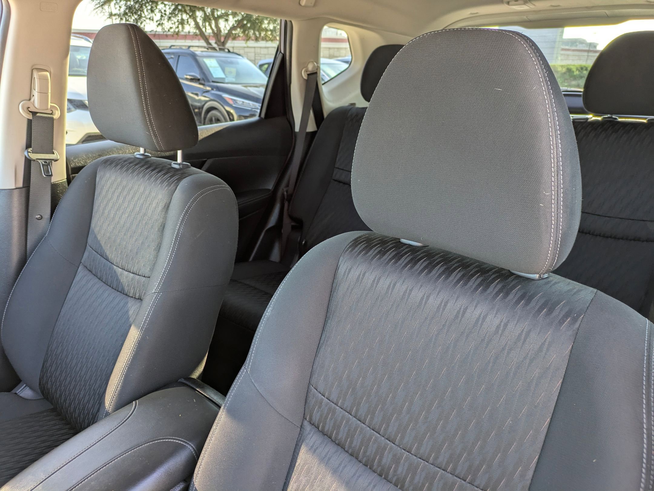 2020 Nissan Rogue SV photo 9