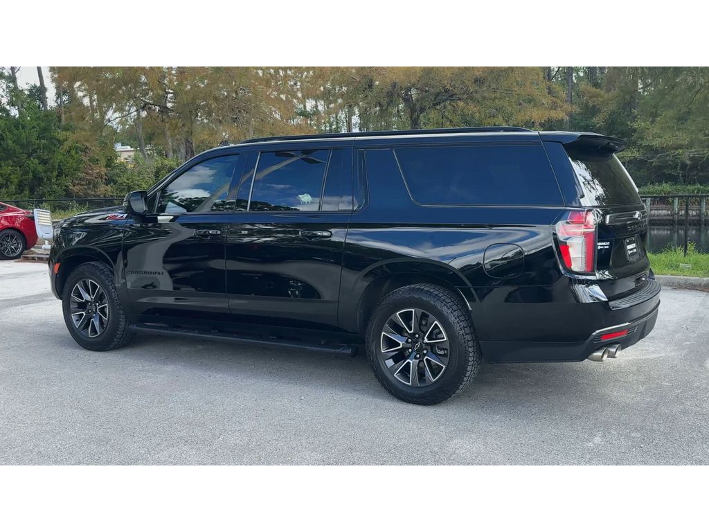 2022 Chevrolet Suburban Z71 photo 6