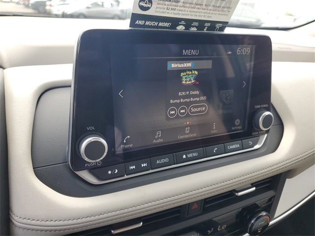 2025 Nissan Rogue SV photo 14
