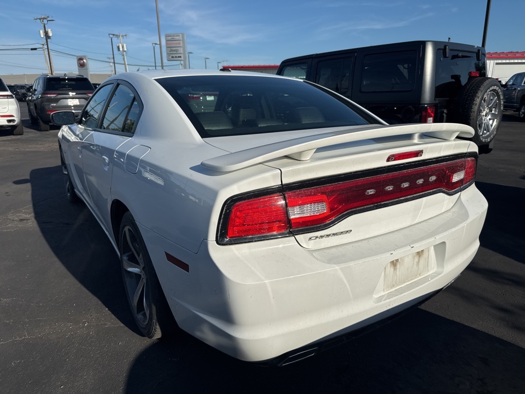 2014 Dodge Charger SXT photo 3