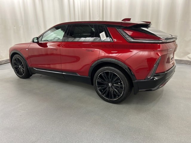 2025 Cadillac Lyriq Sport photo 3