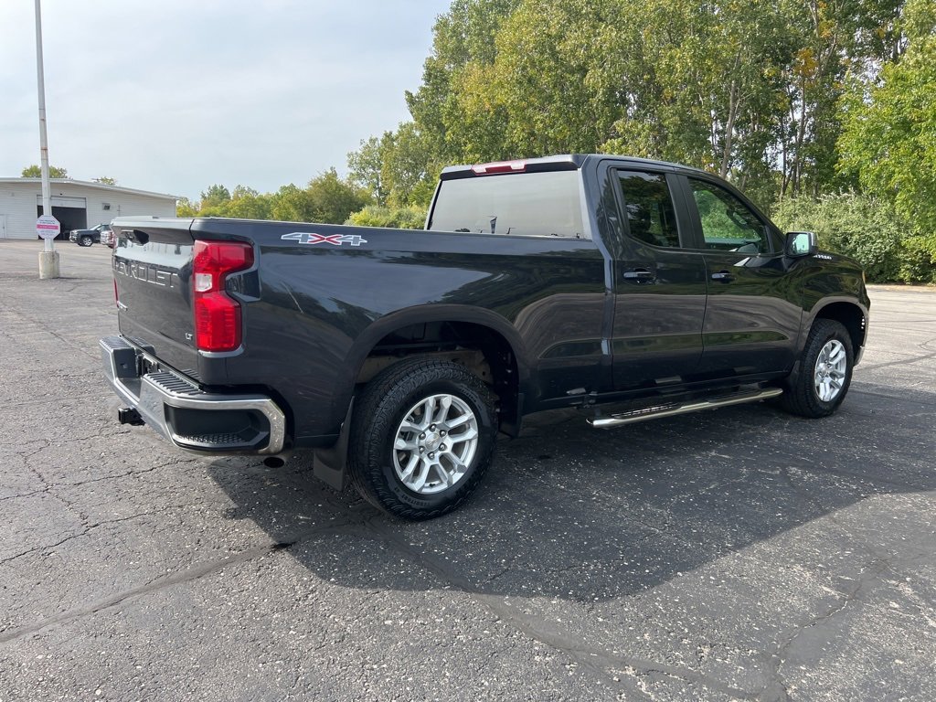 2023 Chevrolet Silverado 1500 LT photo 4