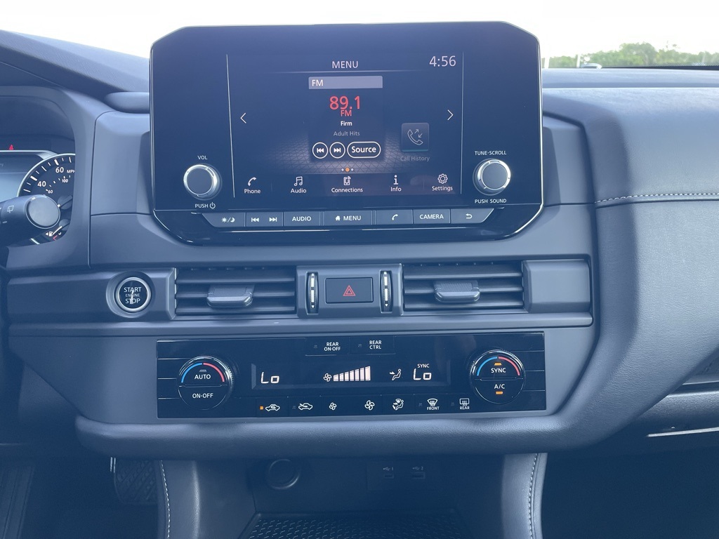 2024 Nissan Pathfinder S photo 16
