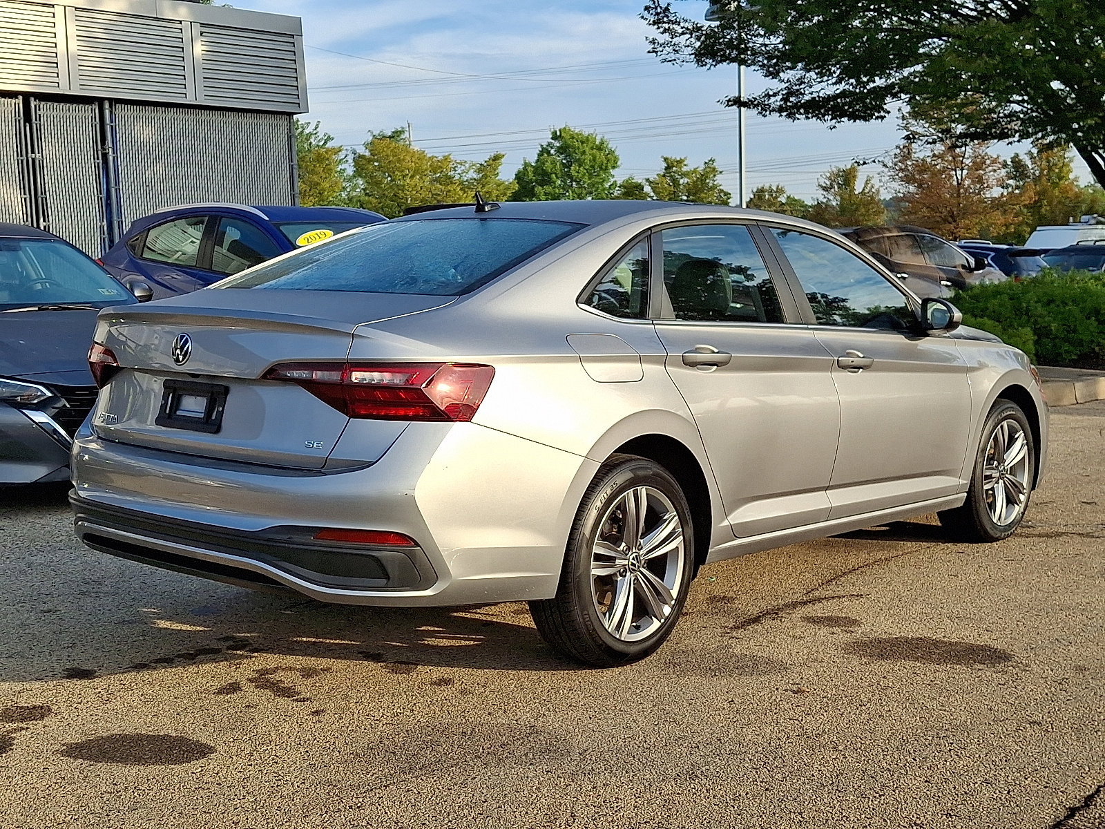 2024 Volkswagen Jetta SE photo 2