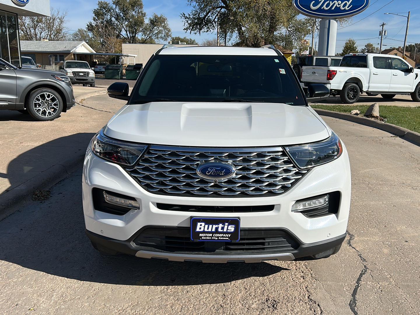2020 Ford Explorer Platinum photo 4