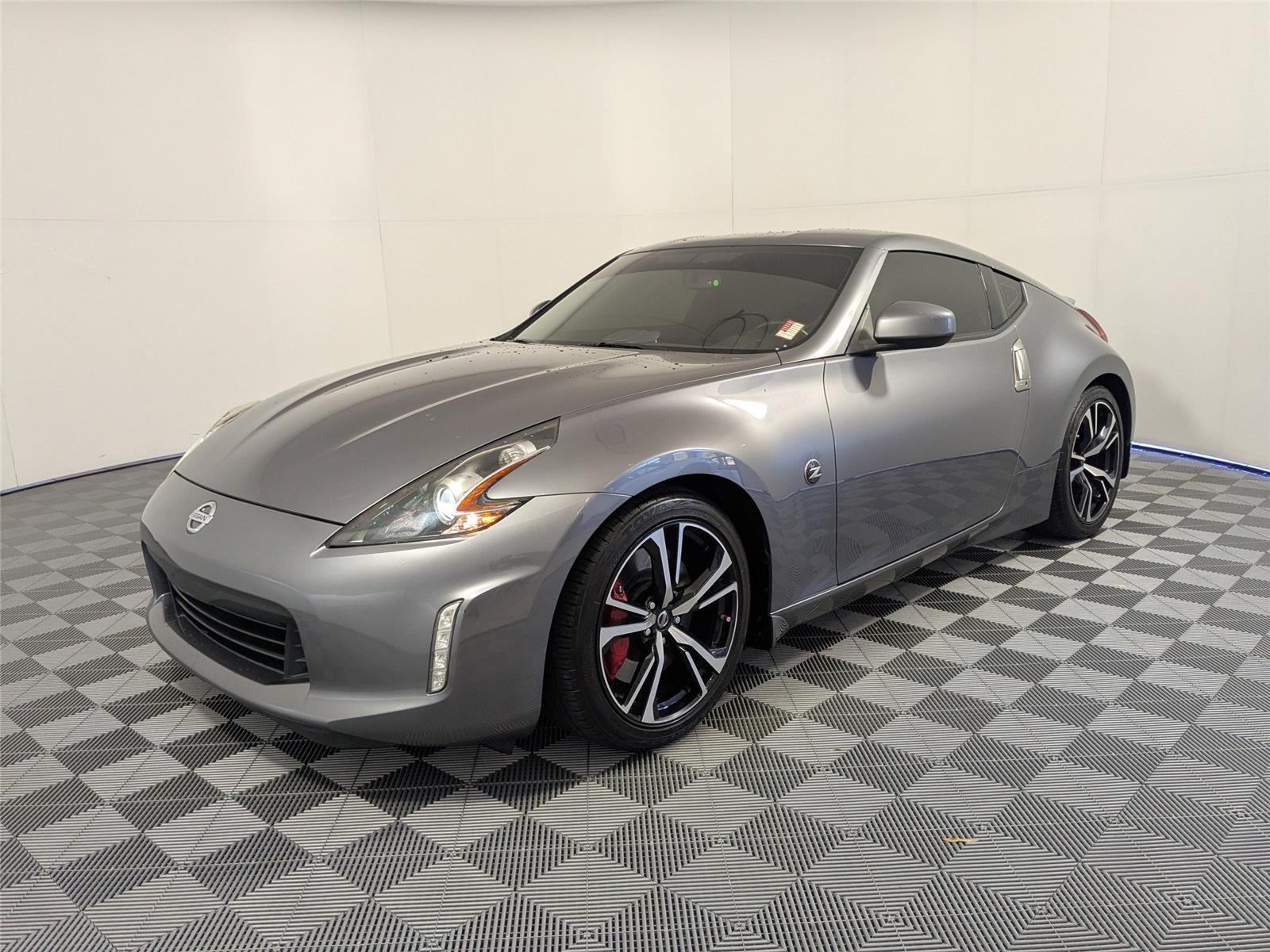 2019 Nissan 370Z Touring's photo