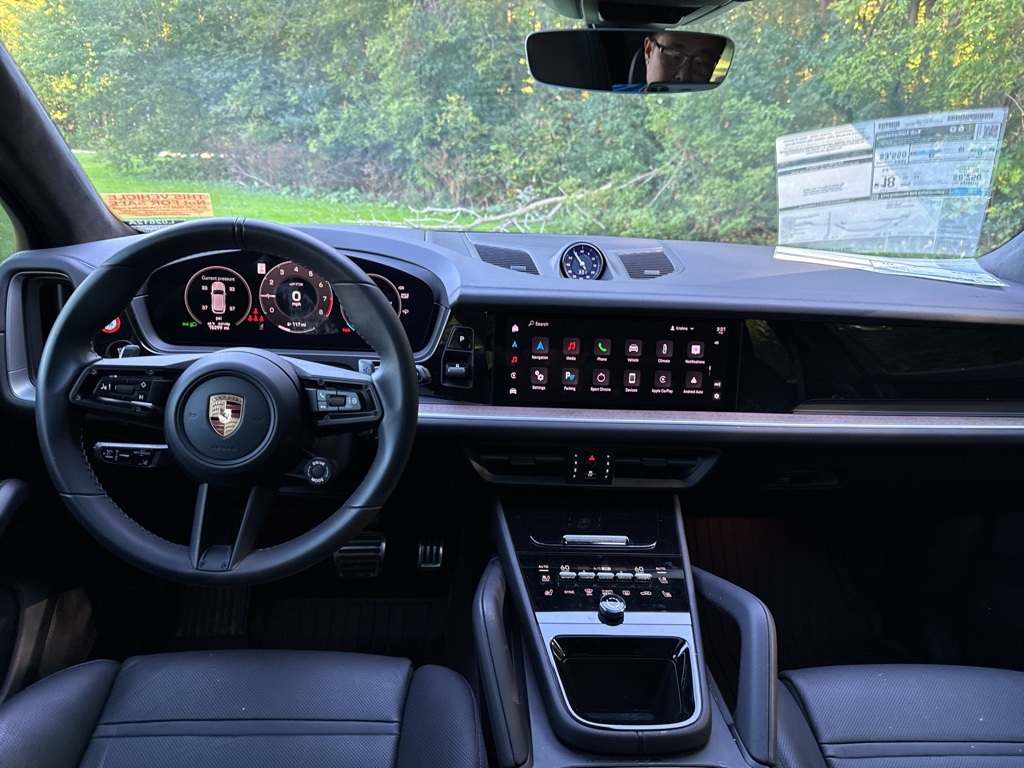 2025 Porsche Cayenne GTS photo 4