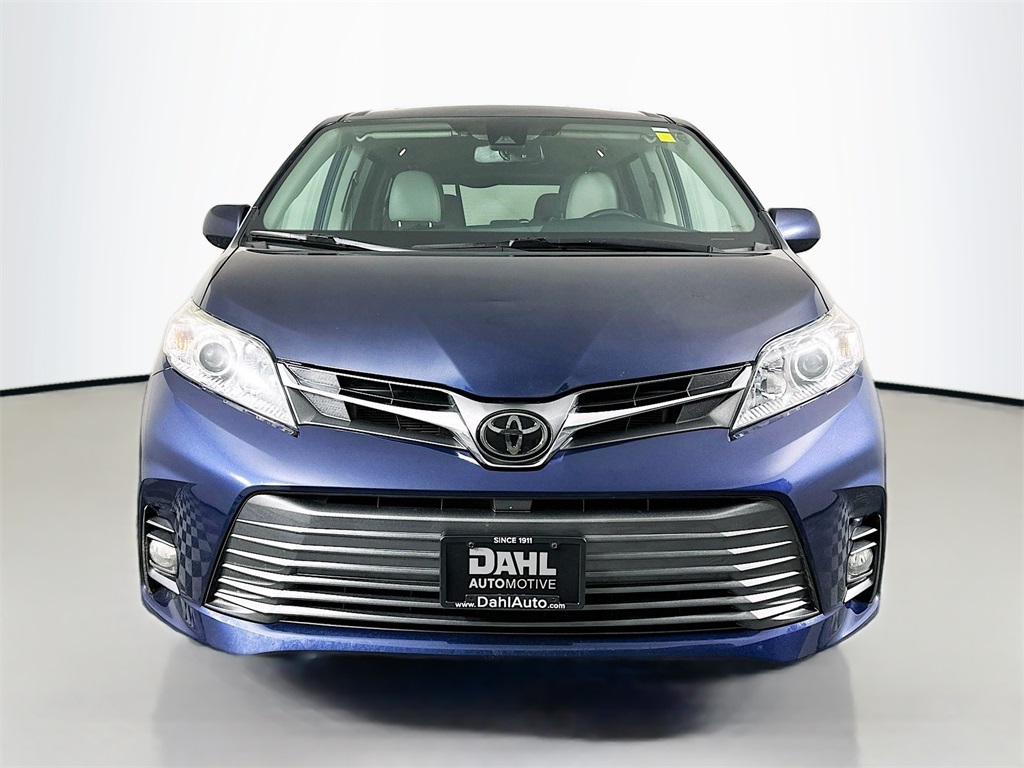 Used 2019 Toyota Sienna XLE with VIN 5TDYZ3DC9KS982190 for sale in Winona, Minnesota