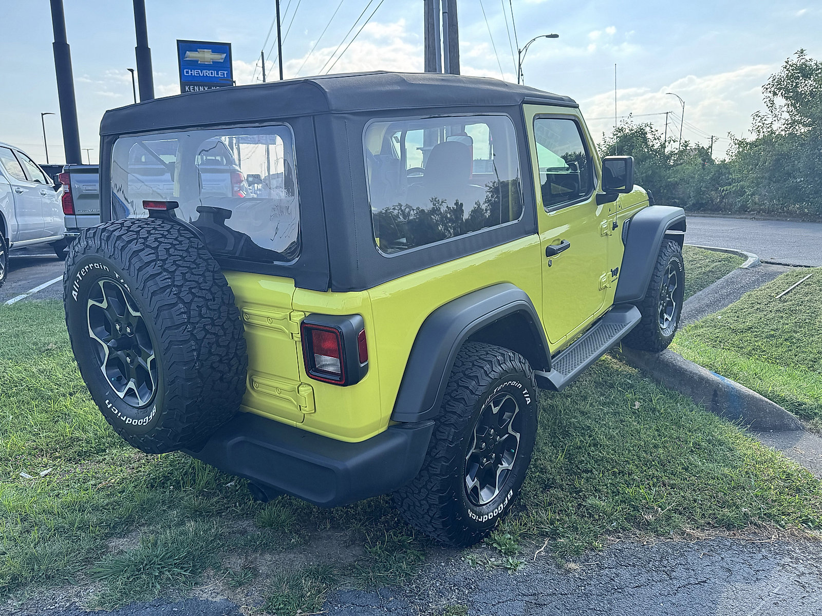 2023 Jeep Wrangler Sport photo 4