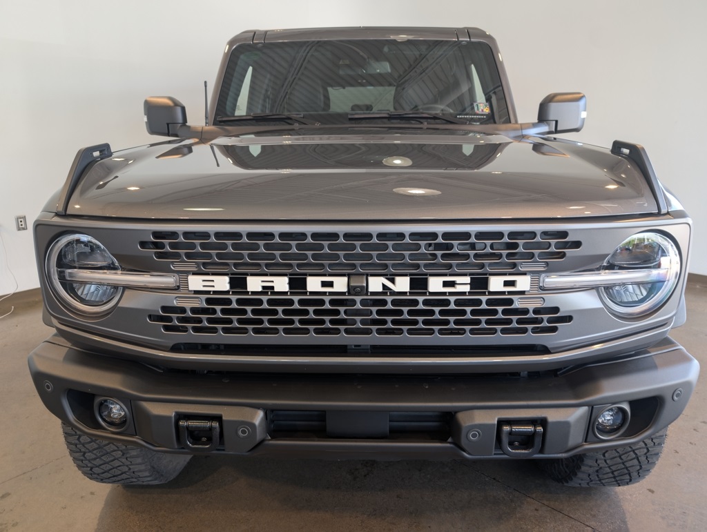 2023 Ford Bronco Badlands photo 2