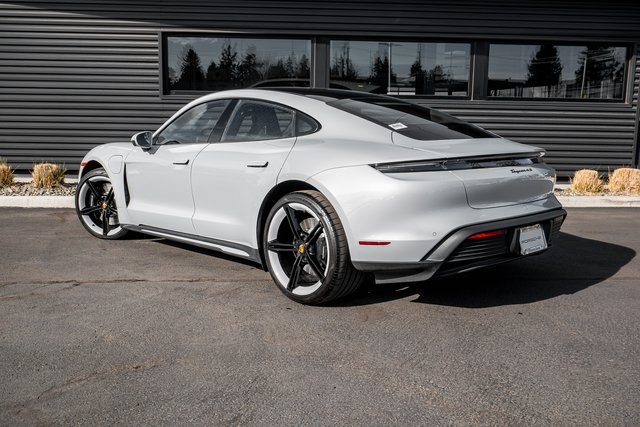 2024 Porsche Taycan 4S photo 3