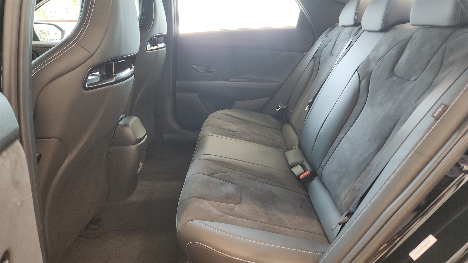 2025 Hyundai Elantra N Base photo 17