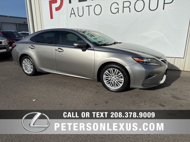 2016 Lexus ES 350's photo