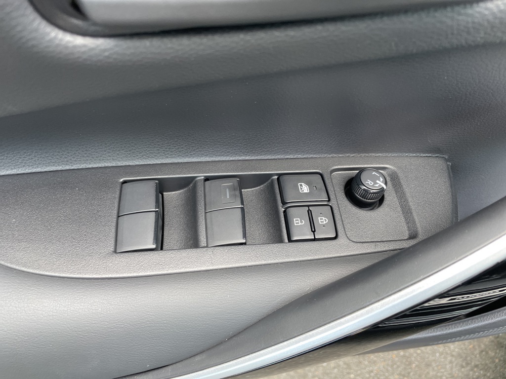 2022 Toyota Corolla Hybrid LE photo 11