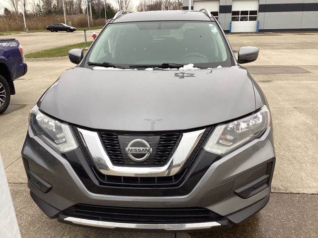2017 Nissan Rogue SV photo 2