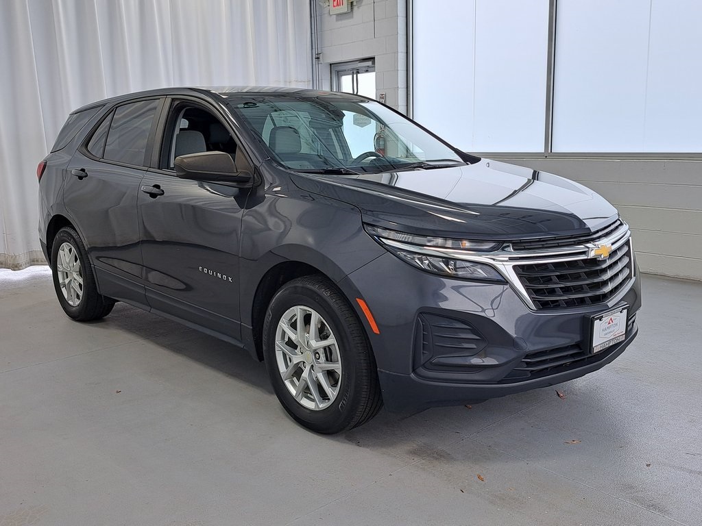 2022 Chevrolet Equinox LS photo 4