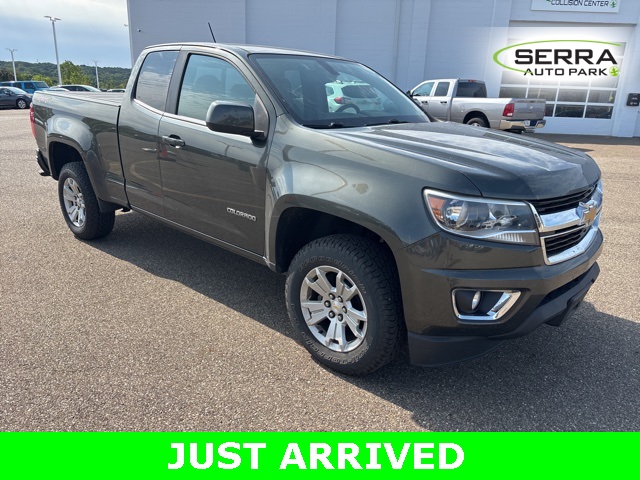2018 Chevrolet Colorado LT photo 2